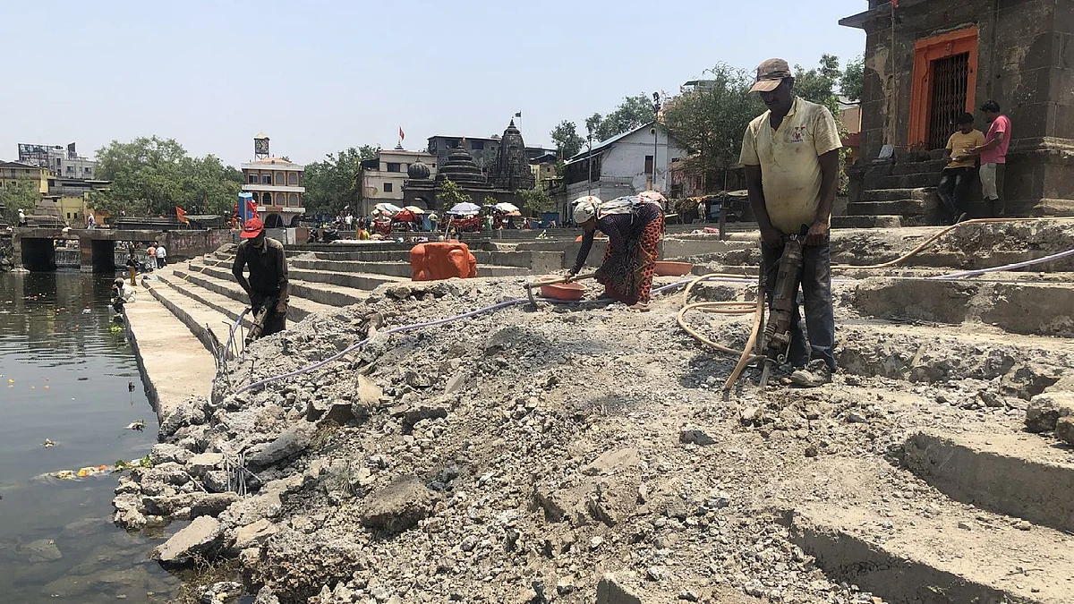 'स्मार्ट' गोदाघाट