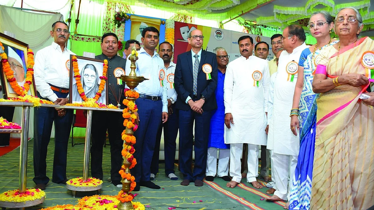Photo gallery शहादा ; युवारंग महोत्सवाचे जल्लोषात उद्घाटन