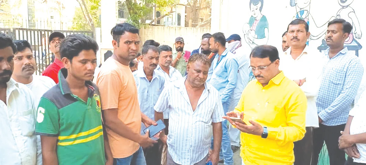 जिल्हा रुग्णालयात डॉक्टरांच्या हलगर्जीपणामुळे मजुराचा मृत्यू