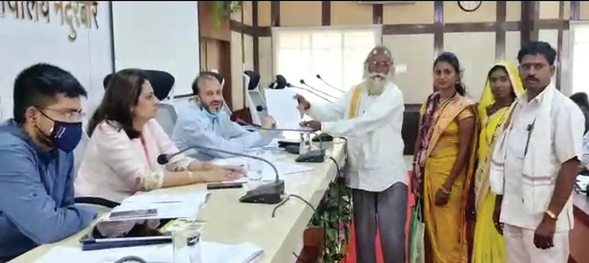 तिनसमाळ ग्रामस्थांचे उपोषण दहाव्या दिवशी मागे