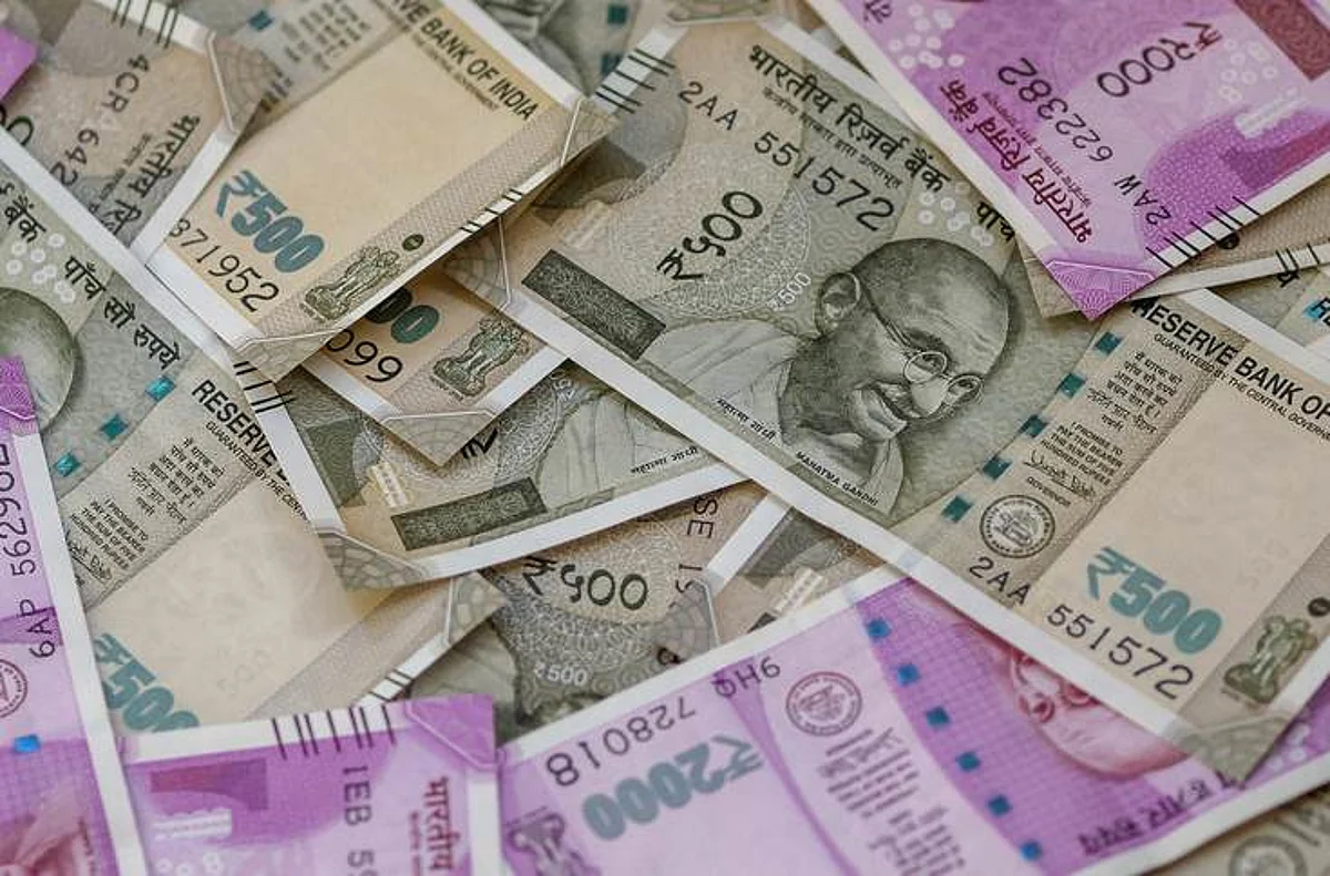 साकेगावच्या महिलेकडे सापडल्या बनावट नोटा