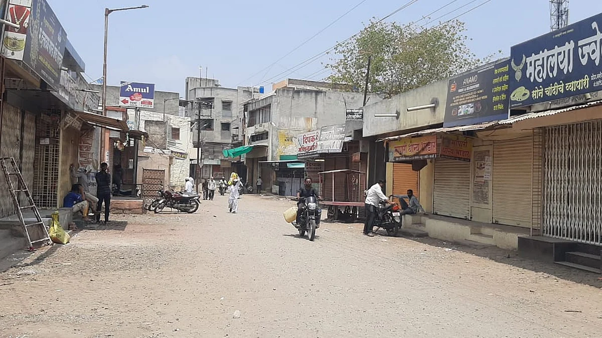 PHOTO : नेवासा तालुक्यात बंदला उत्स्फूर्त प्रतिसाद; ठिकठिकाणी निषेध सभा