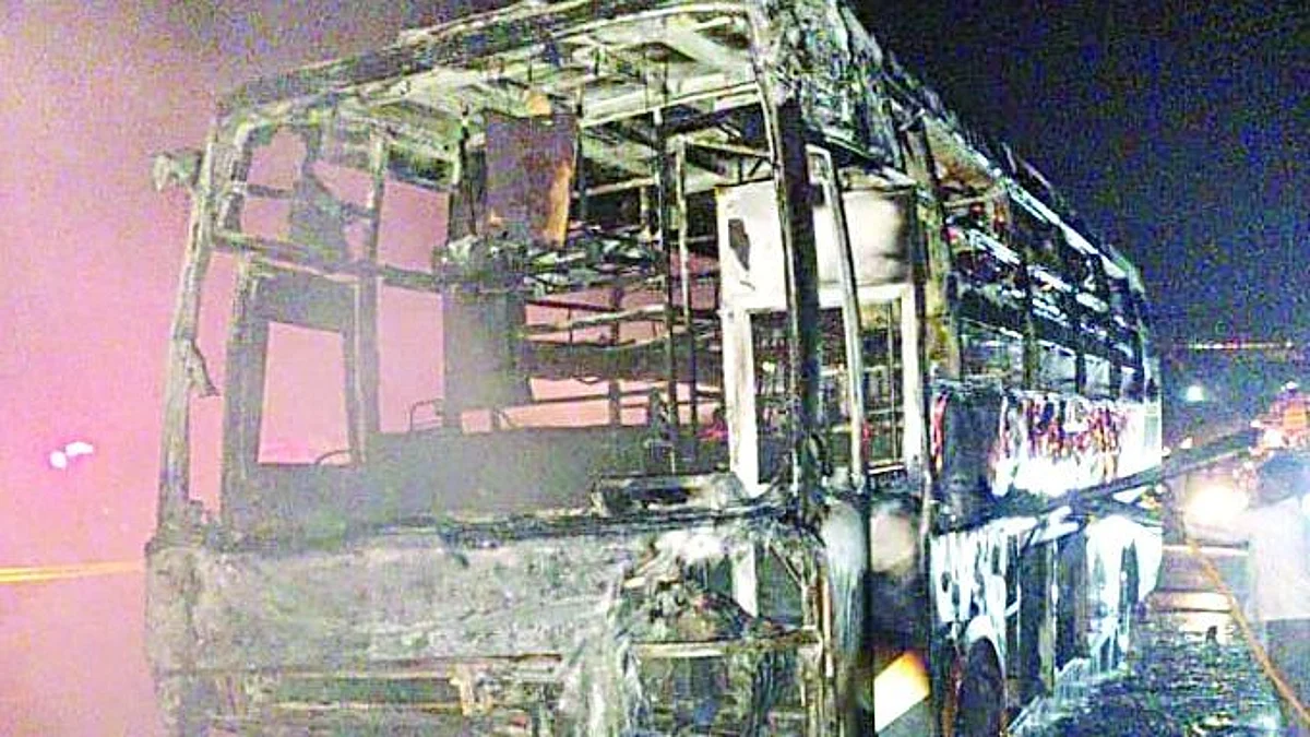 मोहदरी घाटात बर्निंग बसचा थरार; चालकाच्या प्रसंगावधाने प्रवासी बचावले
