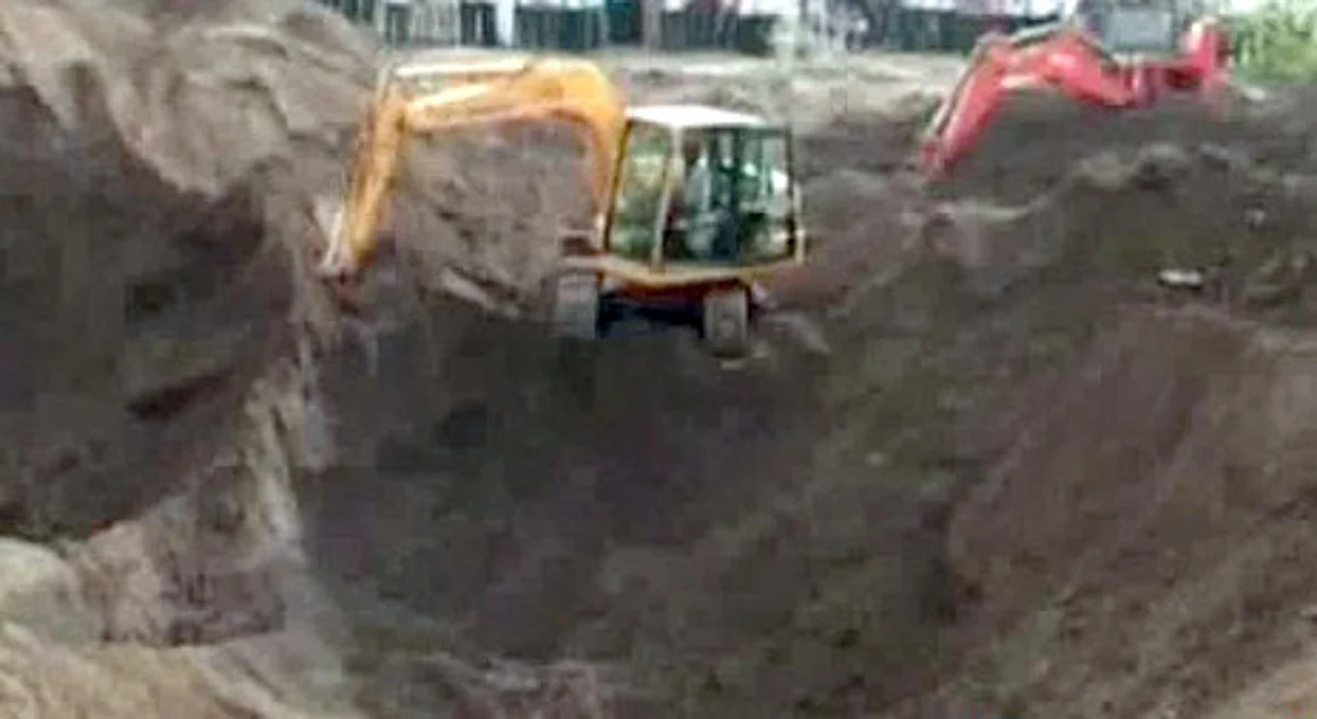 Breaking विहीर ढासळली ; आई आणि मुलगा ढीगाऱ्याखाली दबले