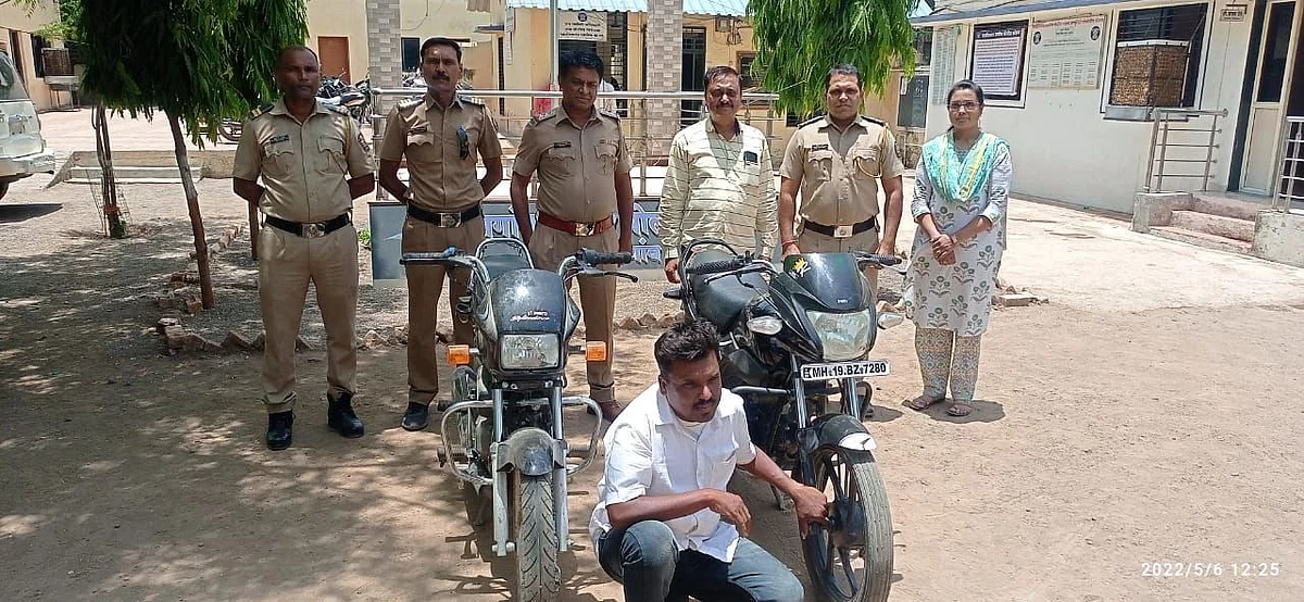 ४८ तासात लावला मोटारसायंकल चोरट्यांचा छडा