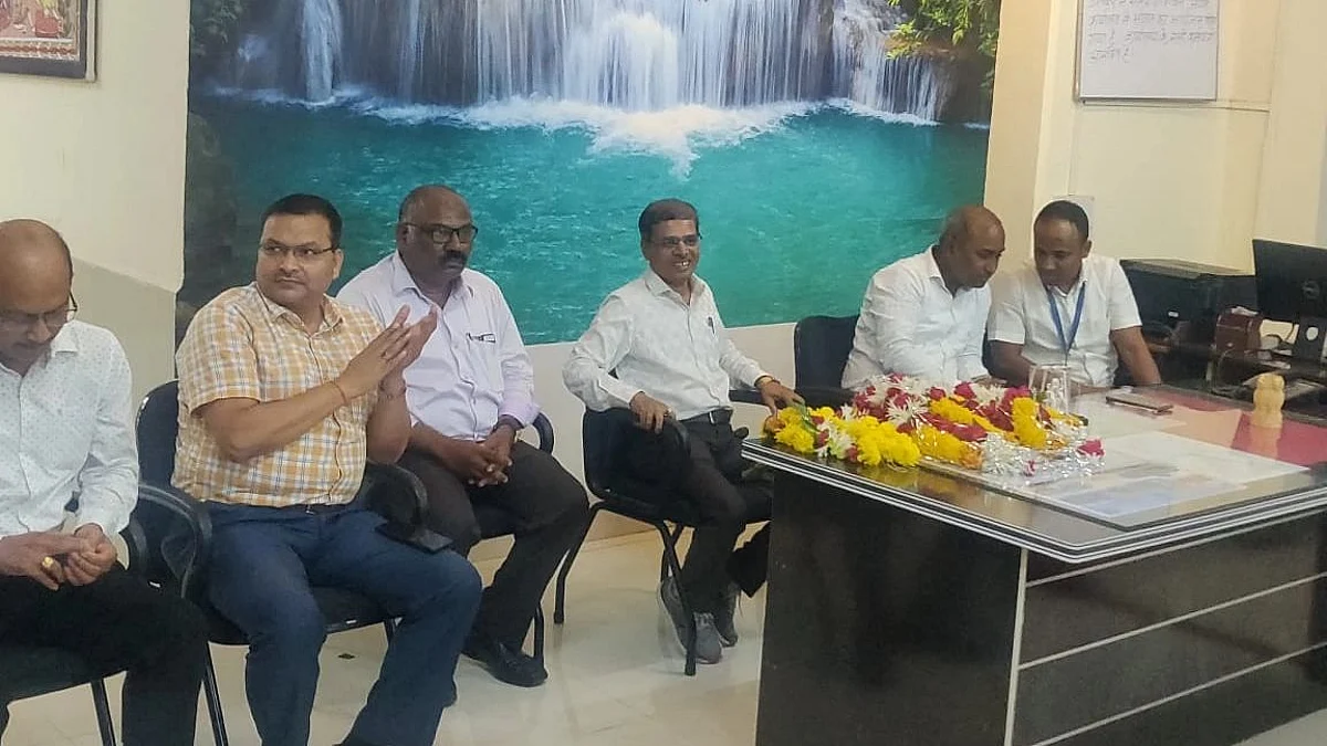 मध्य रेल्वेचे भुसावळ विभागातील 118 कर्मचारी सेवानिवृत्त
