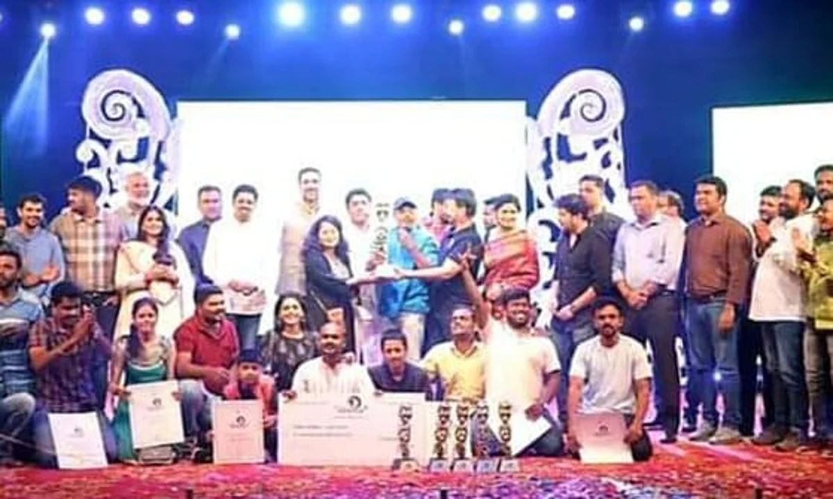 'अहमदनगर महाकरंडक'मध्ये 'अऽऽऽय...!' ठरली सर्वोत्कृष्ट एकांकिका