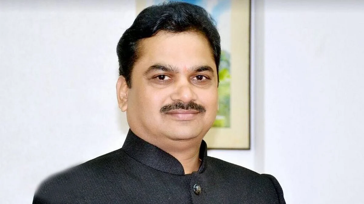 राष्ट्रवादी कार्यकर्त्याच्या गुंडगिरीमुळे सामान्यांना शांततेत जगता येईना