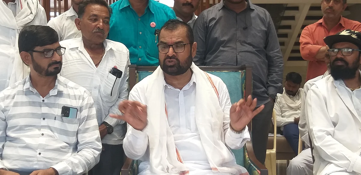 आमदार सदाभाऊ खोत यांनी आरोग्यमंत्र्यांवर लावला मोठा आरोप....