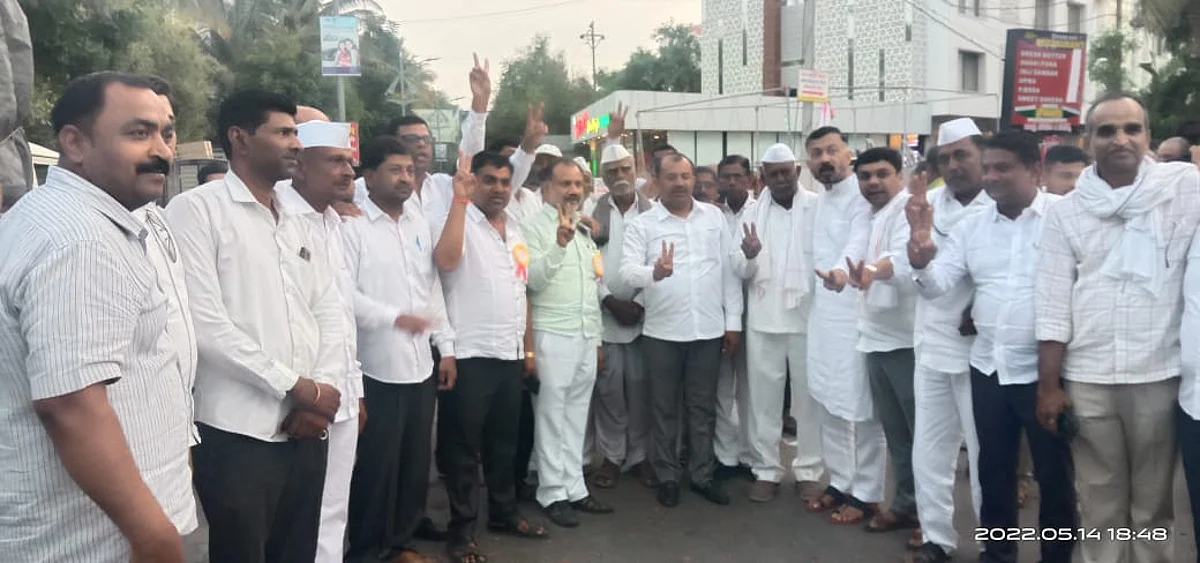 शिर्डी सोसायटीच्या निवडणुकीत विमानाची उंच भरारी!