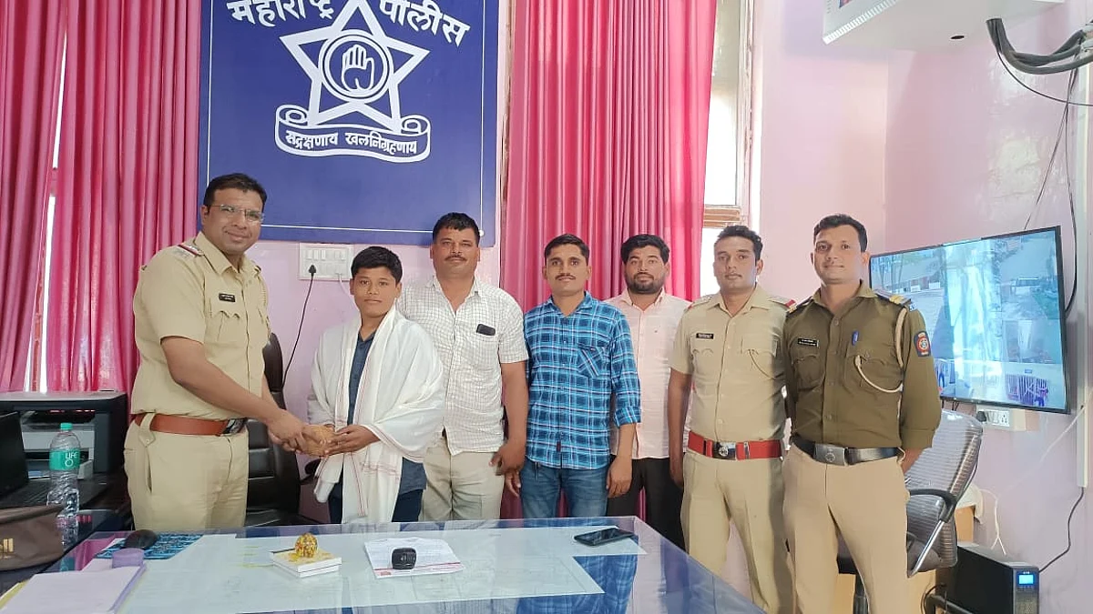 13 वर्षाच्या अर्थवच्या सतर्कतेमुळे वाचले गळफास घेणार्या शेतकर्याचे प्राण