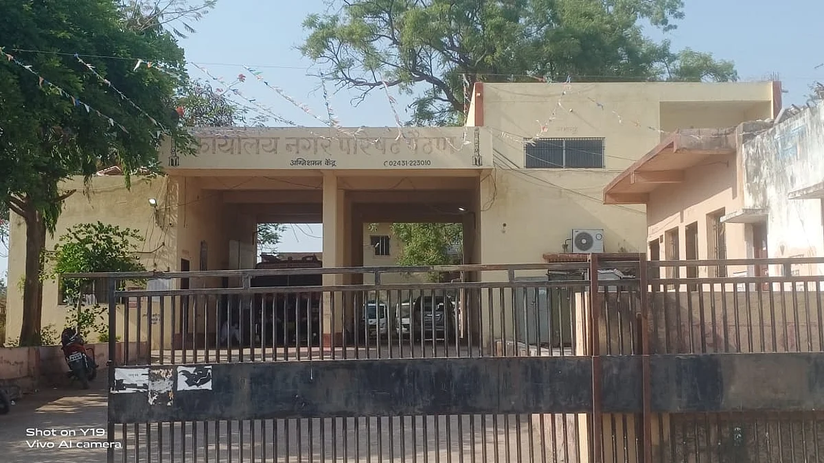 पैठणकरांवर आली 'धरण उशाला, कोरड घशाला' म्हणण्याची वेळ!