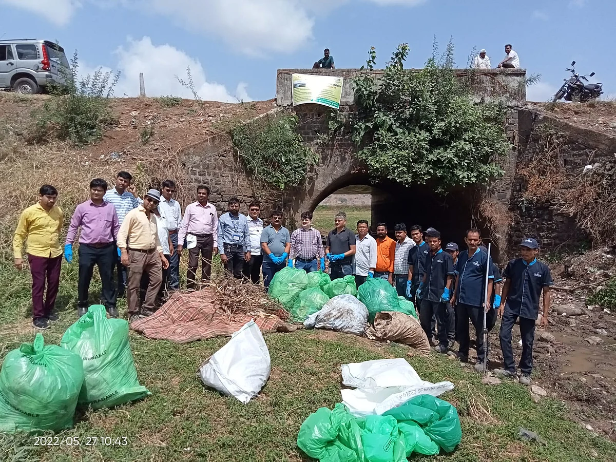 Gallery : प्लास्टिकमुक्त दारणा अभियानात शेकडो किलो प्लास्टिक संकलित