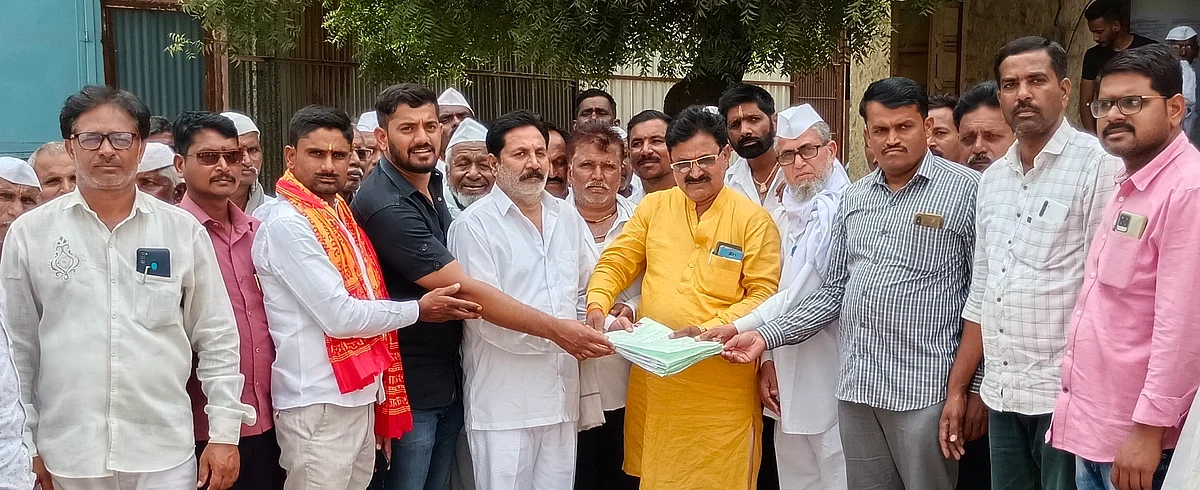 टाकळीमानूर सोसायटी निवडणुकीत भाजप - सेनेची युती