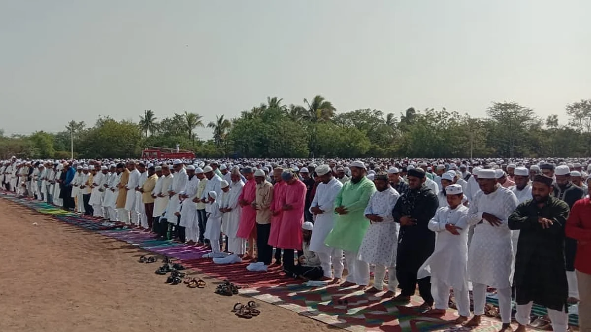 श्रीरामपुरात उत्साहपूर्ण वातावरणात रमजान ईद साजरी