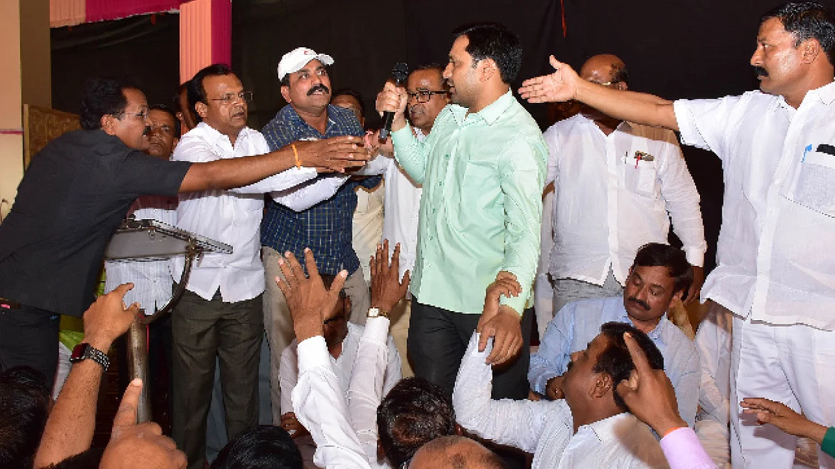 शिक्षक सोसायटीच्या सभेत यंदाही राडा