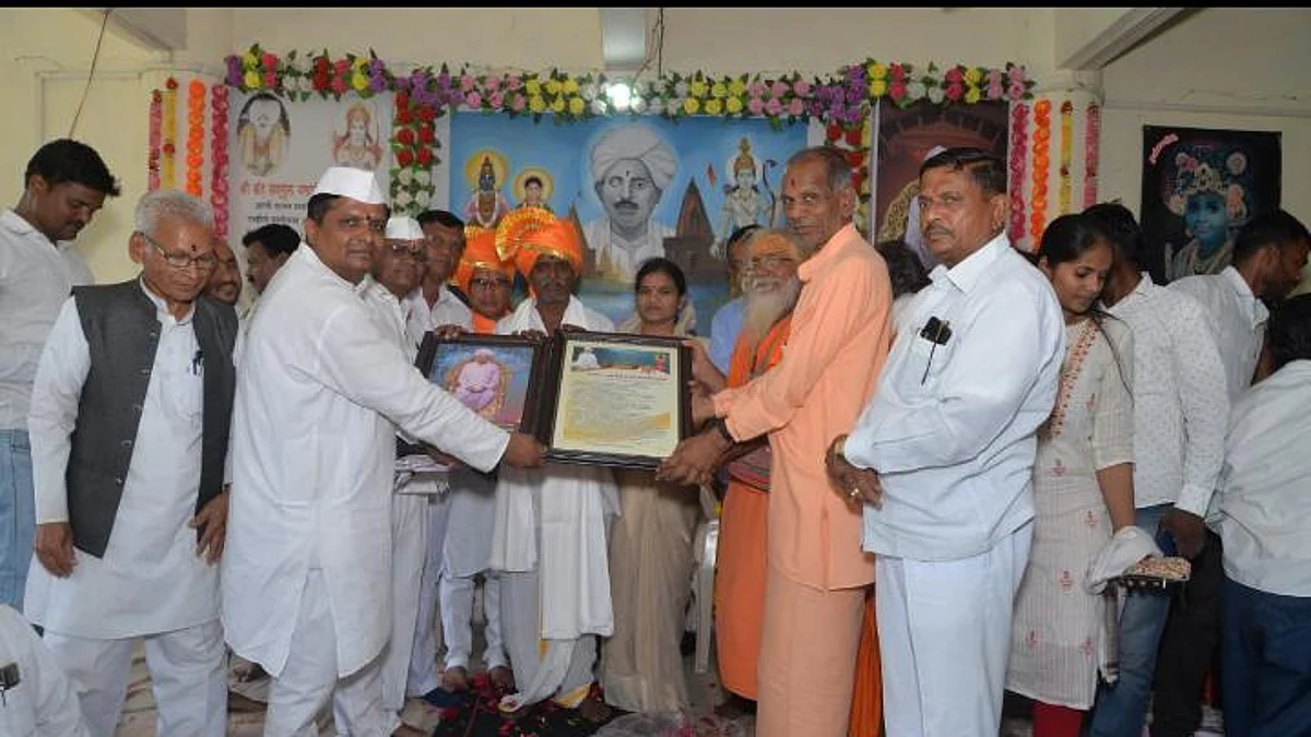 इंदोरीकर महाराजांना जीवन गौरव पुरस्कार