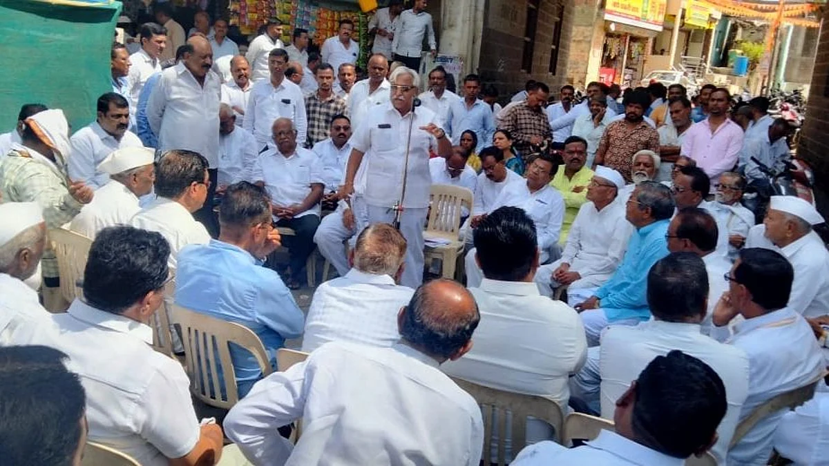 चाळीसगाव सोसायटीची निवडणुक लादली गेली-प्रदीप देशमुख