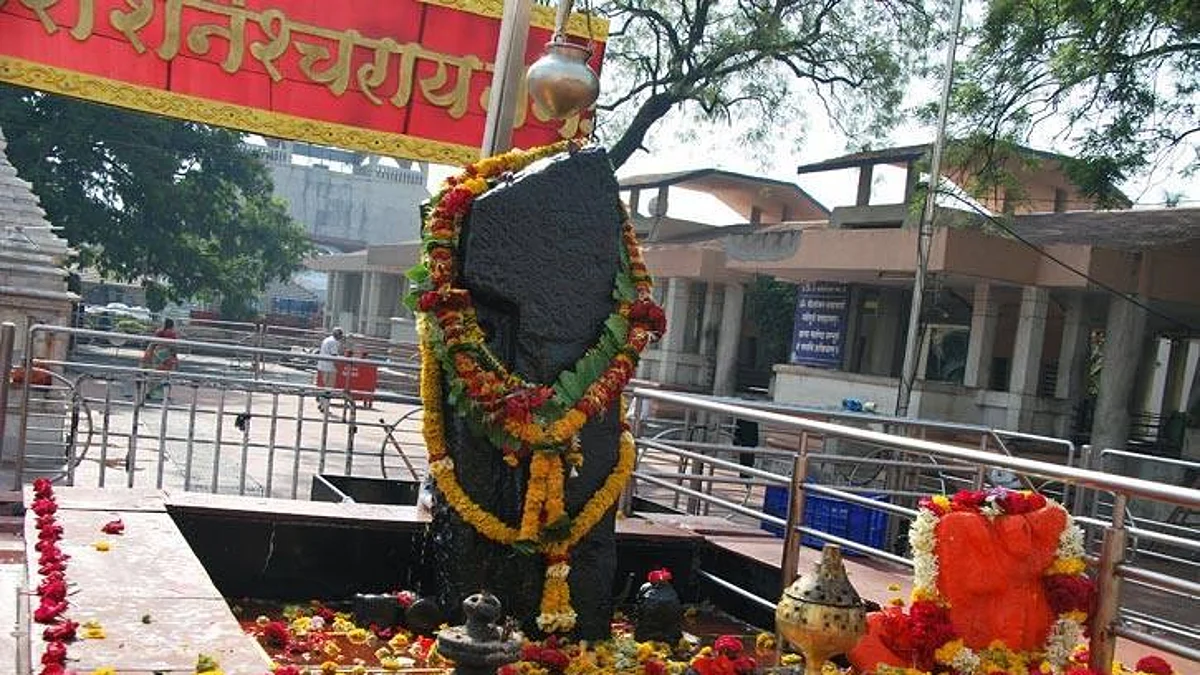 शिंगणापूरला चौथऱ्यावर करता येणार तेल अभिषेक
