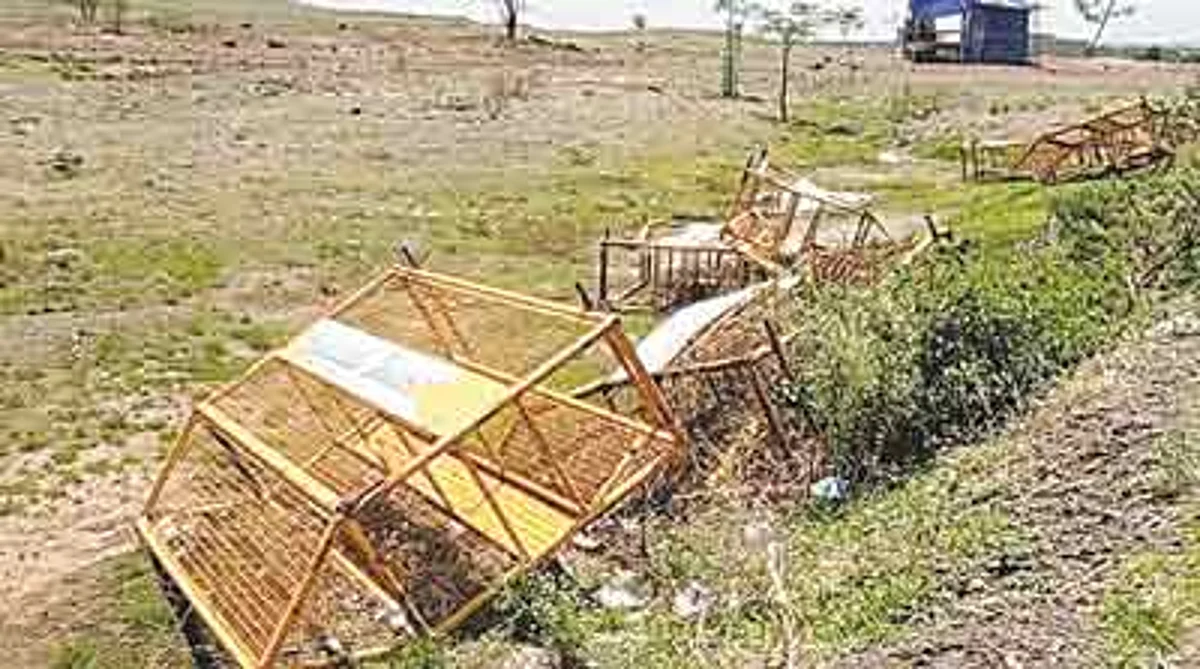नाकाबंदीचे बॅरीकेटस अडगळीत; महामार्ग पोलिसांंकडून दुर्लक्ष