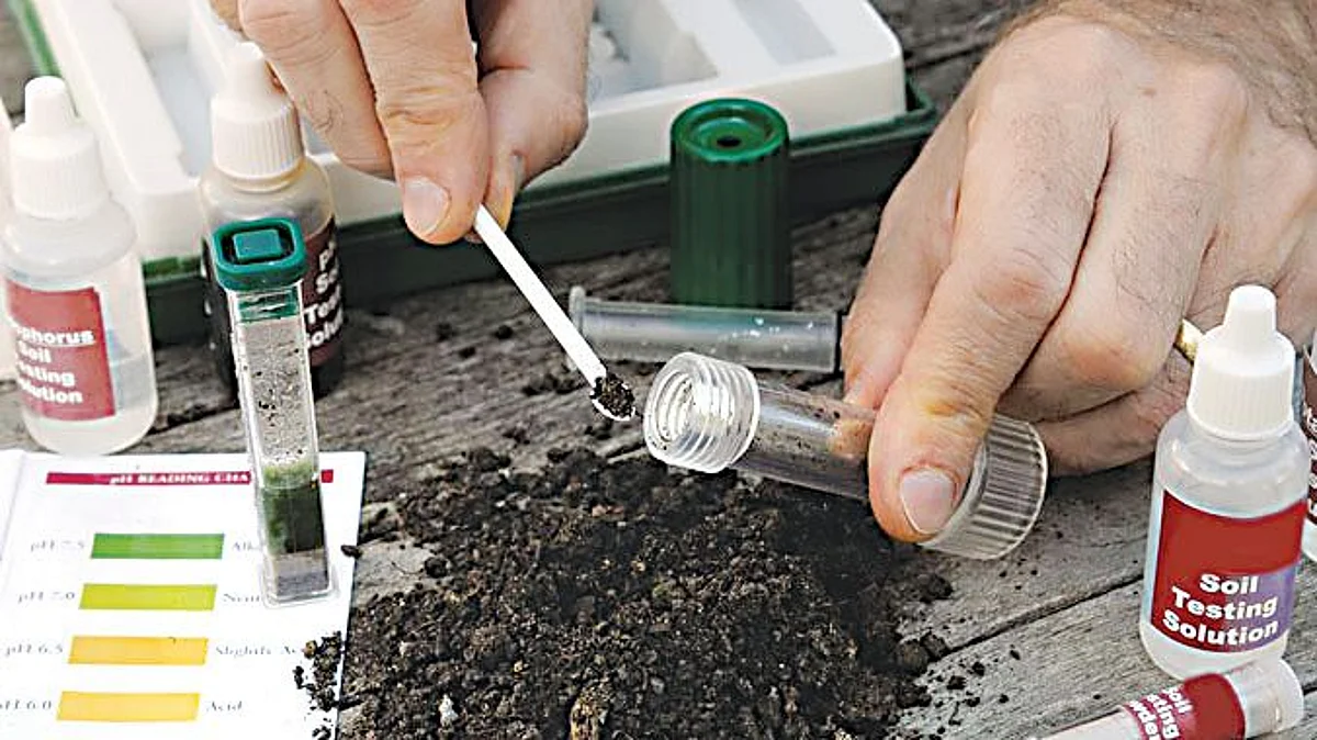 Save Soil : यंत्राद्वारे दहा सेकंदात मृदा परीक्षण