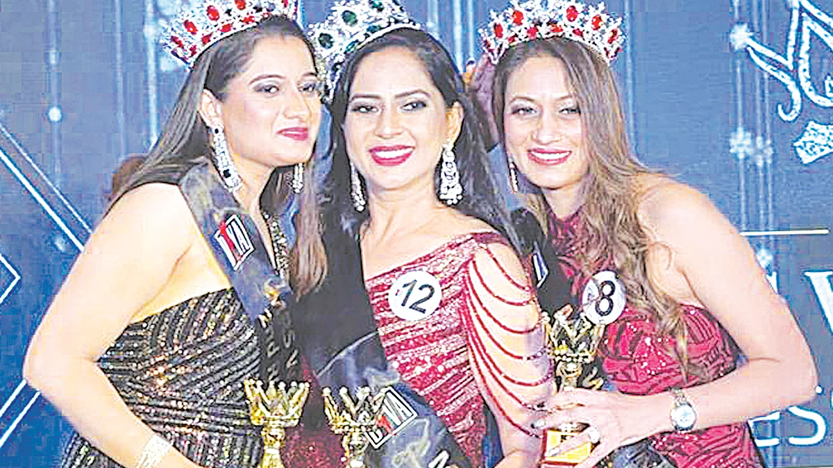 डॉ.उर्वशी पाटील यांना मिस ग्लॅमरस किताब