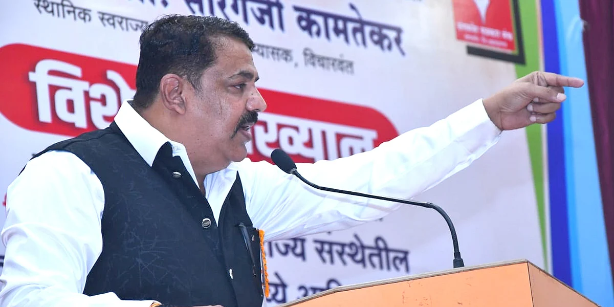जागृत लोकप्रतिनिधीमुळे झपाट्याने विकास शक्य - सारंग कामतेकर