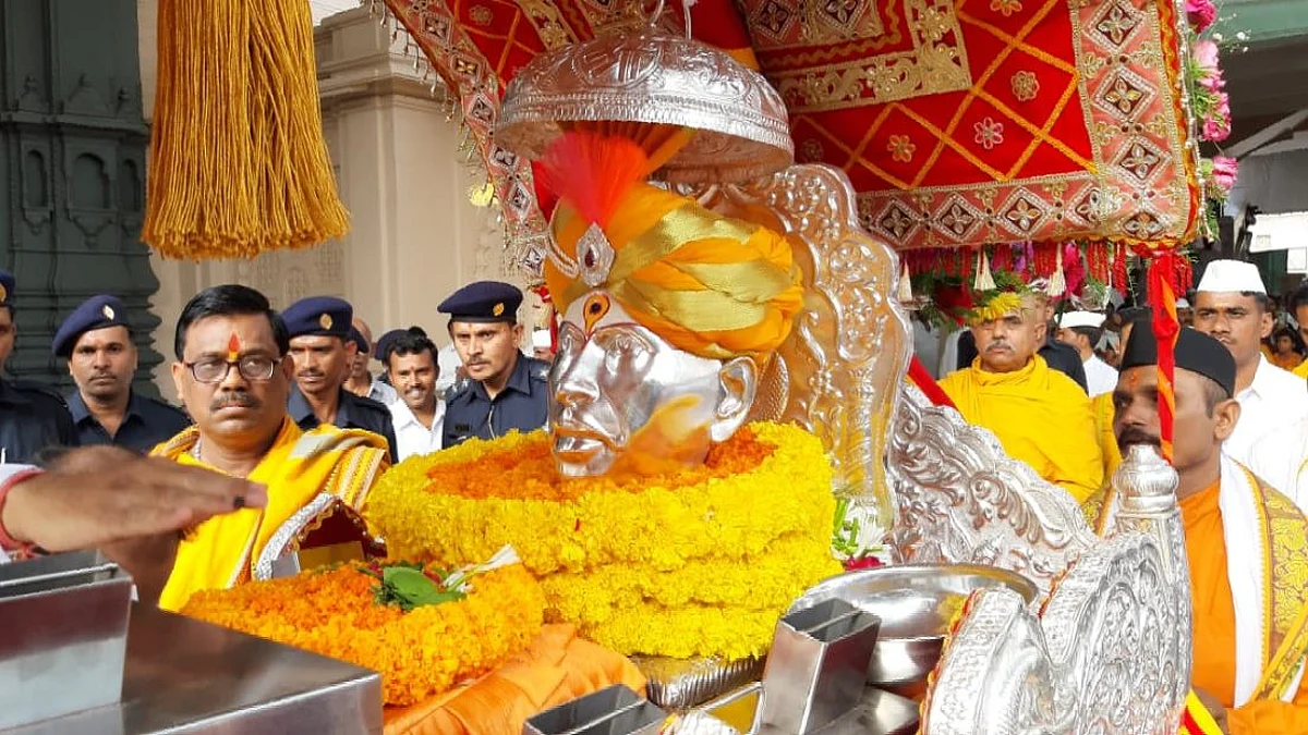Photo शेगावातून श्रींची पालखी निघाली विठ्ठलाच्या भेटीला