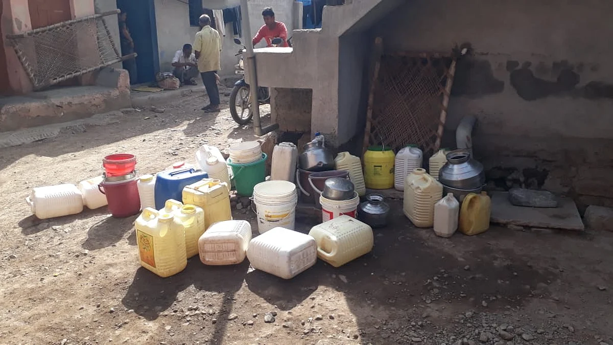 धानोरा येथे बारा दिवसाआड मिळते पाणी