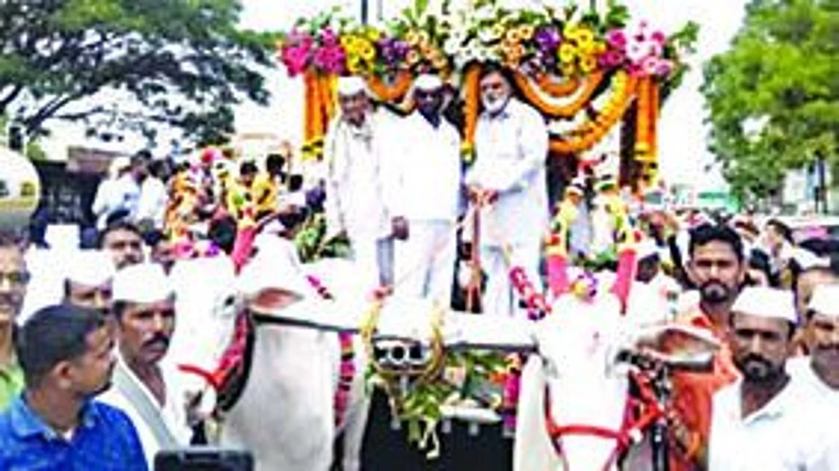 संत निवृत्तीनाथ पालखी दर्शनास रिघ; सिन्नरकरांकडून जल्लोषात स्वागत