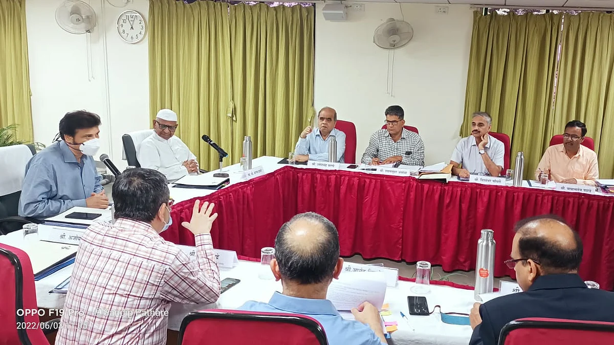 अण्णा हजारेंच्या इशाऱ्यानंतर लोकायुक्तसाठी पुण्यात बैठक सुरु