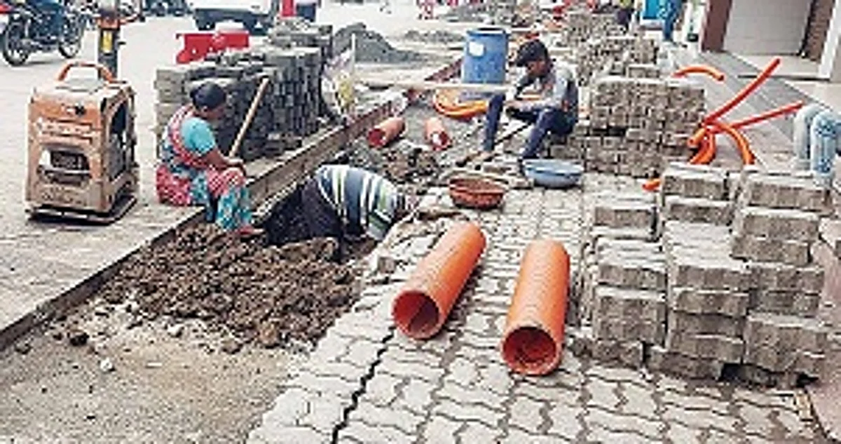 स्मार्ट सिटी कंपनीचे वराती मागून घोडे