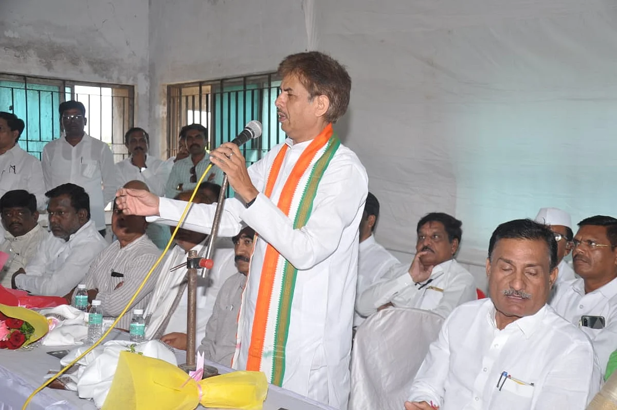 ग्रामीण काँग्रेसच्या बैठकीत पक्षांतर्गत गटबाजीचे प्रदर्शन; पक्ष निरीक्षकांसमोरच उफळला वाद