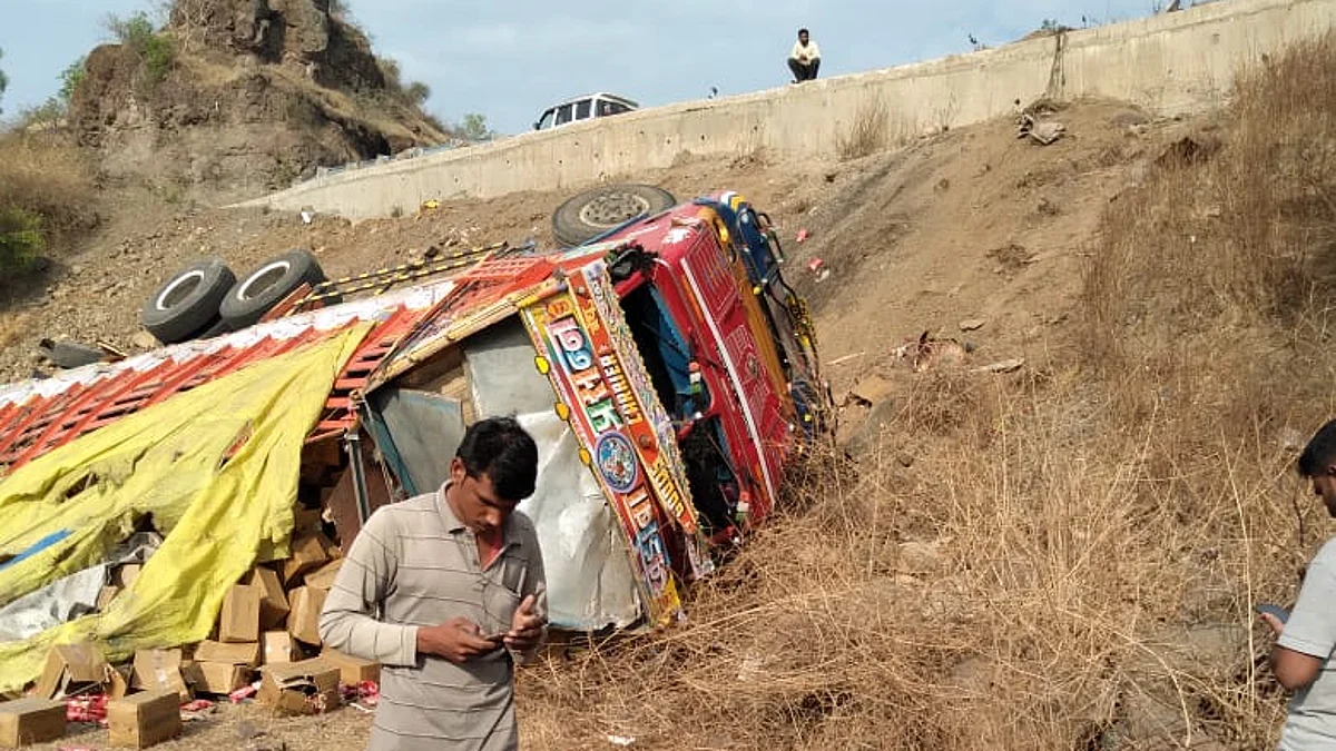 अपघातानंतर ट्रक चालकाने केली आत्महत्या