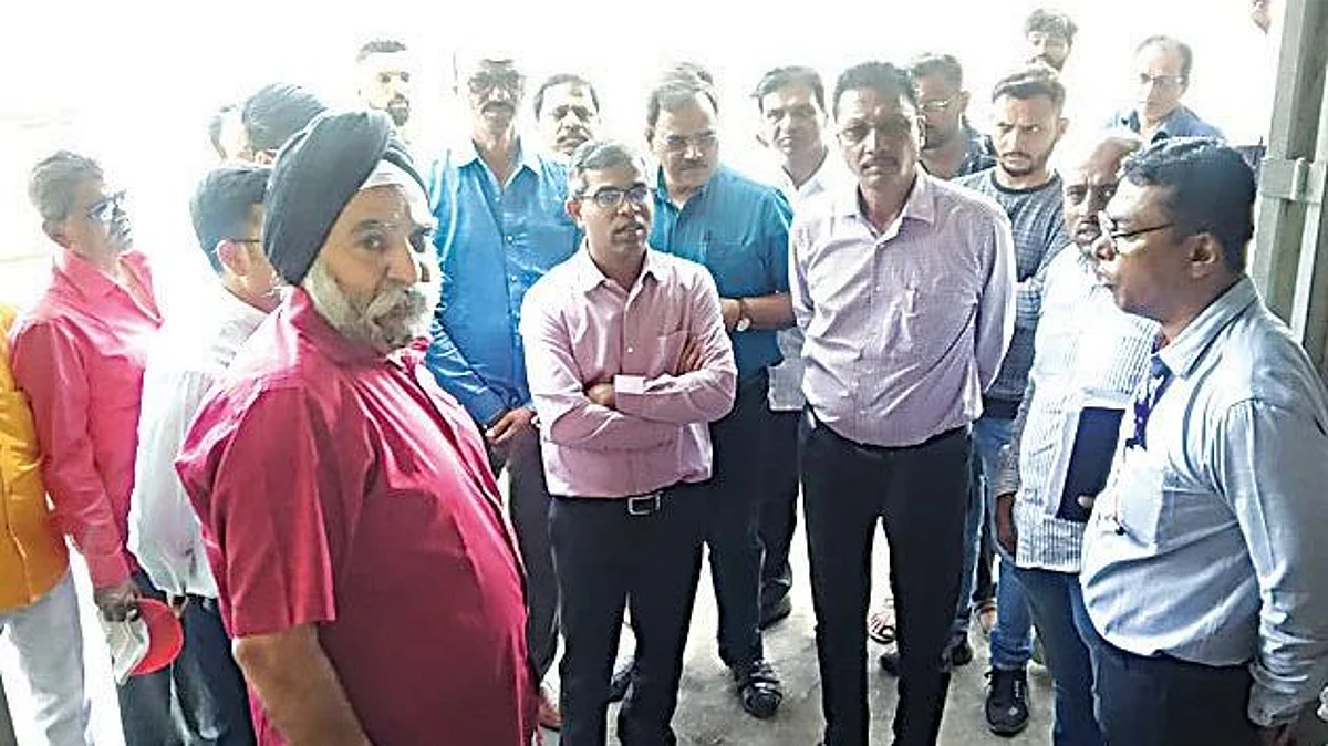खतांसाठी मालधक्का गोदाम आरक्षित ठेवावे