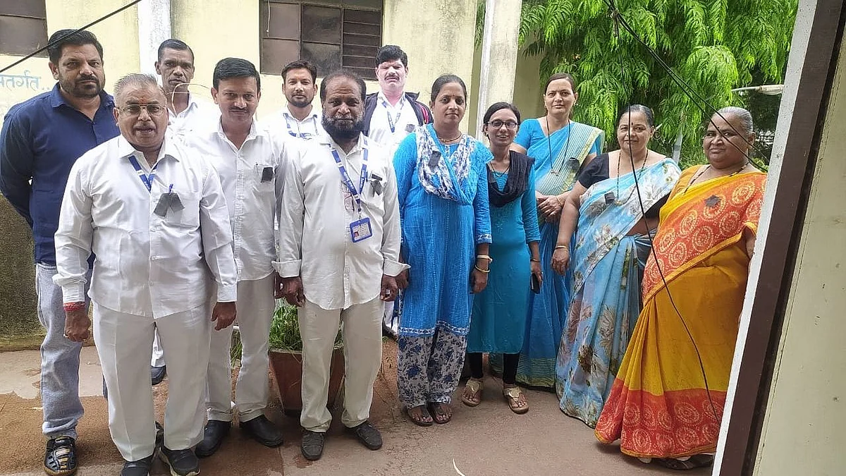 ग्रामविकास मंत्र्यांच्या घरासमोर जि. प. शिपाई करणार आंदोलन