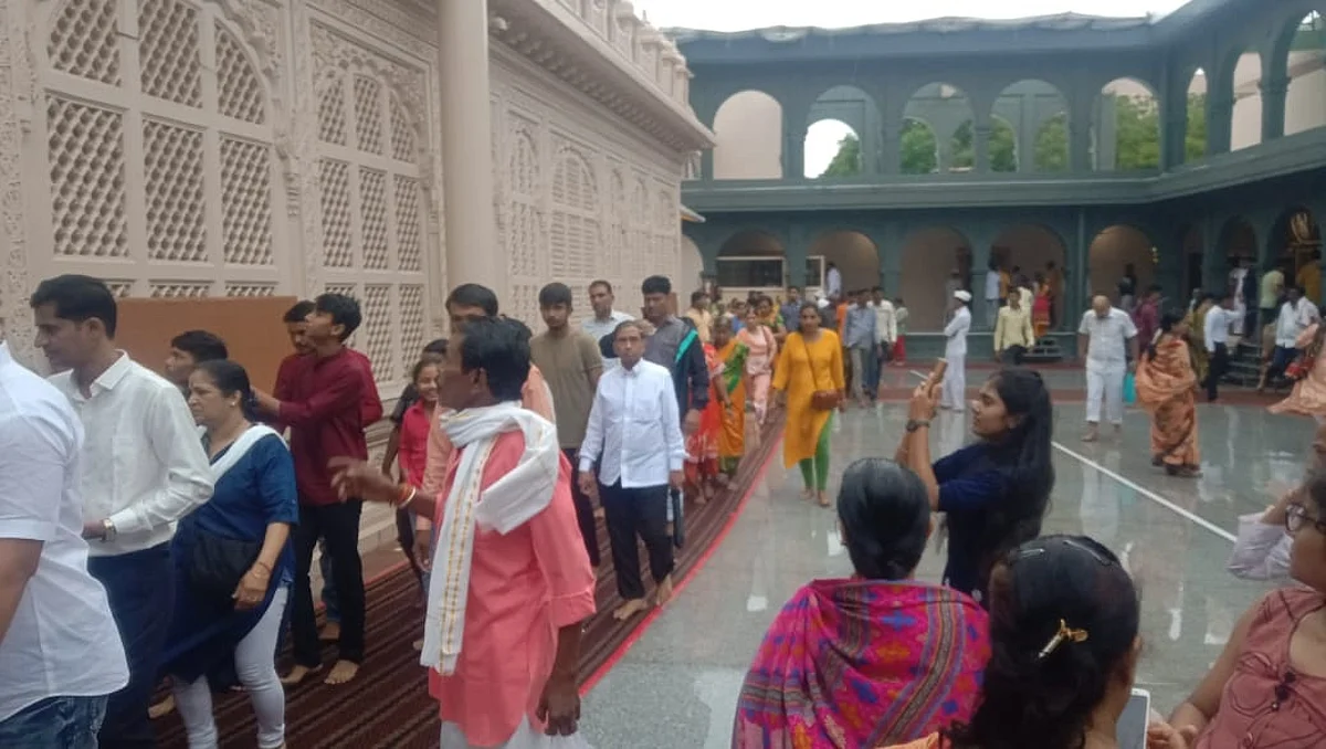 गुरुपौर्णिमेनिमित्त शेगावी हजारो भाविक भक्तांनी घेतले श्रींचे दर्शन