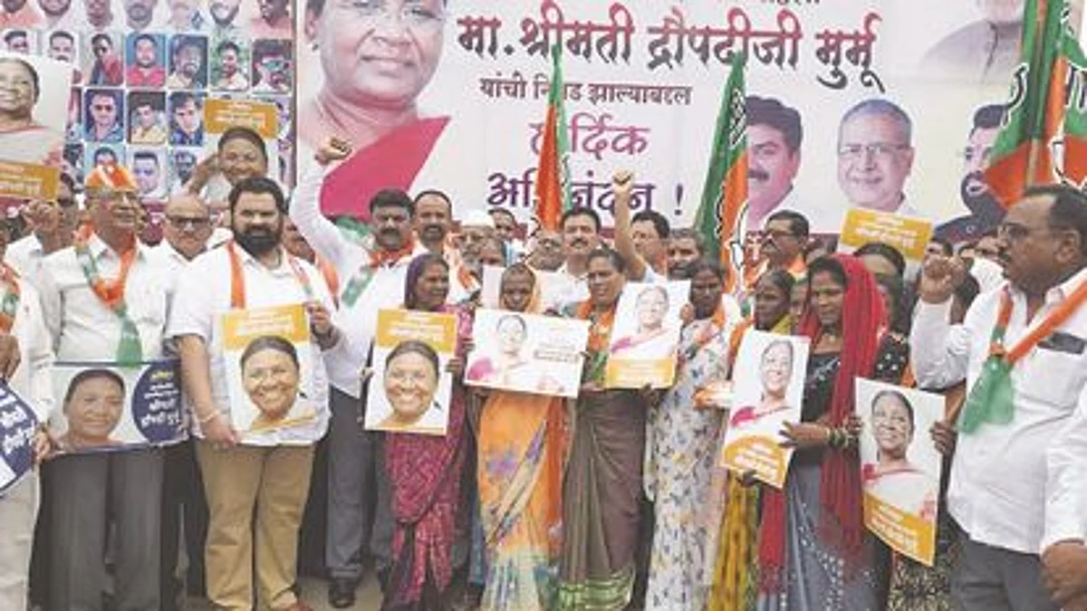 मालेगाव: राष्ट्रपती शपथविधीचे थेट प्रसारण; भाजपकडून आतषबाजी