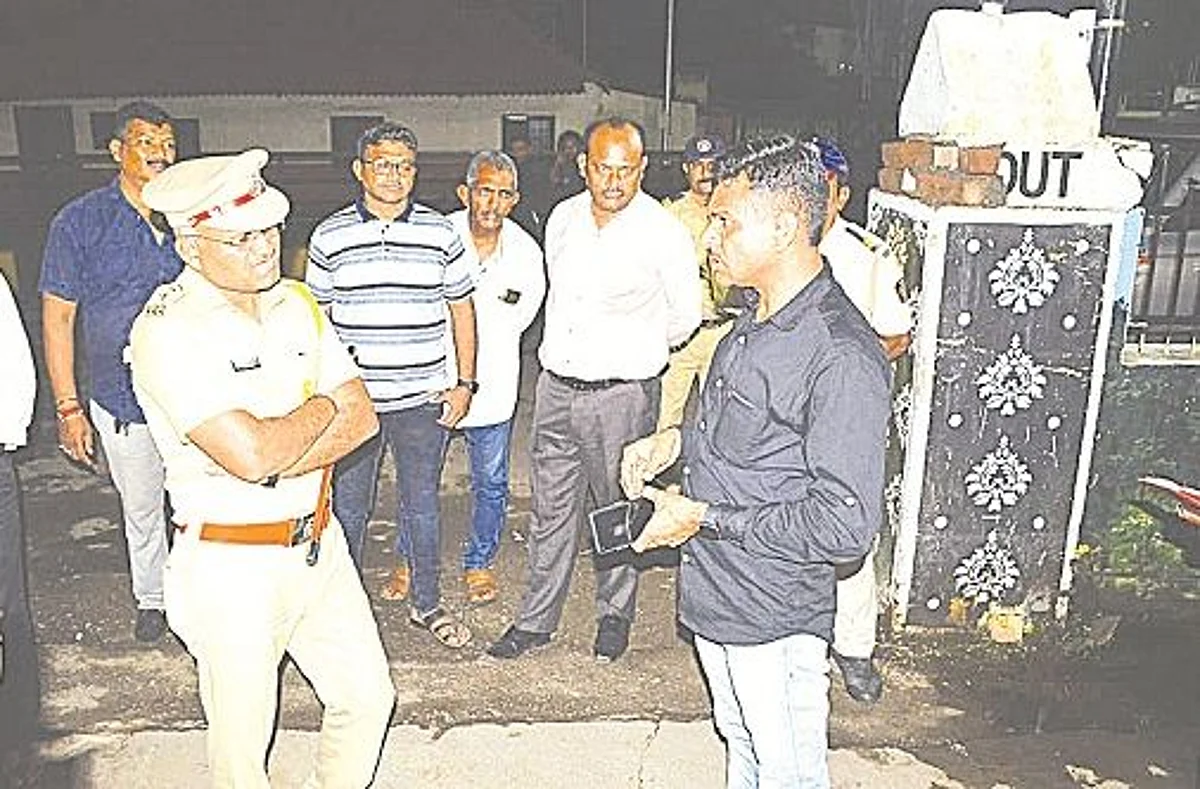 बॉम्ब सद़ृष्य वस्तुच्या भितीने पोलिस यंत्रणेची दमछाक