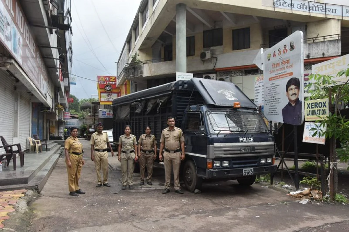 खासदार हेमंत गोडसेंना मिळणार 'Y' दर्जाची सुरक्षा; नाशिकच्या कार्यालयाबाहेर मोठा फौजफाटा