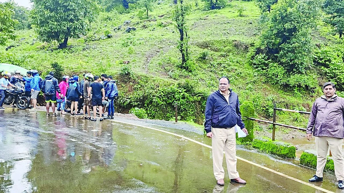 बंदीला पर्यटकांचा ठेंगा