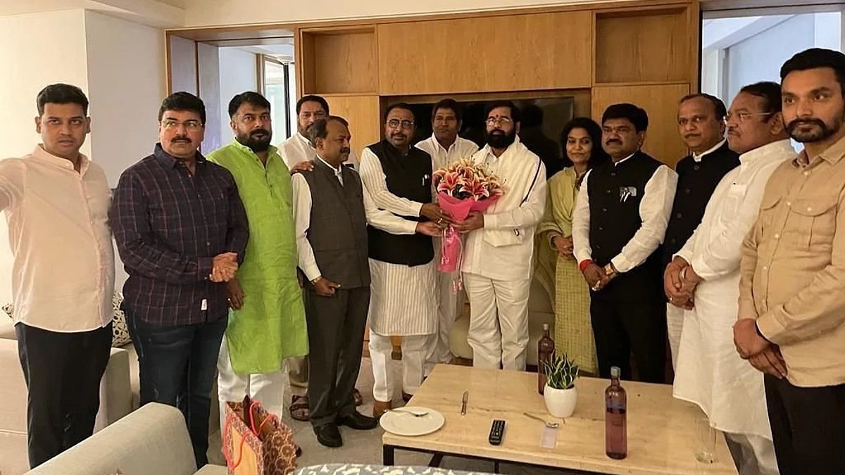 संसदेत 'शिंदें'सेना! शिवसेनेच्या १२ खासदारांनी घेतली मुख्यमंत्री एकनाथ शिंदेंची भेट