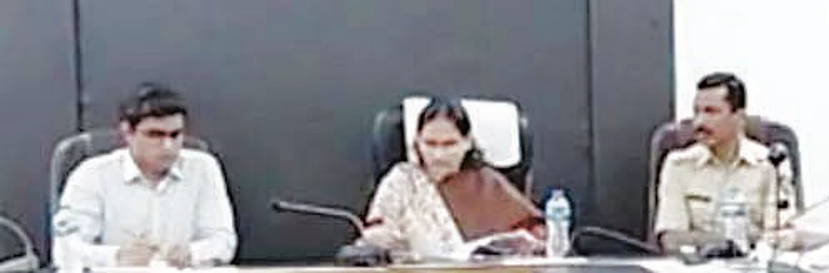 वीजपुरवठा सुरळीत करा : डॉ. पवार