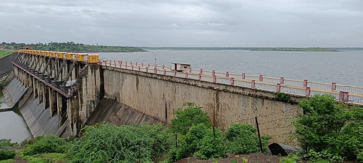 गिरणा धरणातून पाण्याचा विसर्ग ; नदीकाठच्या नागरिकांना सतर्कतेचा इशारा