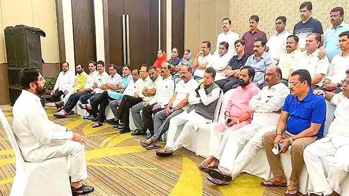 शिंदे गटातील 'या' दिग्गजांचा पत्ता कट
