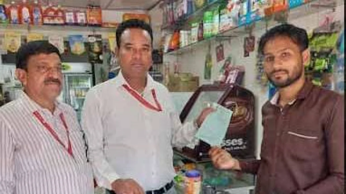 प्रतिबंधित प्लास्टिक वापरल्याने कारवाई