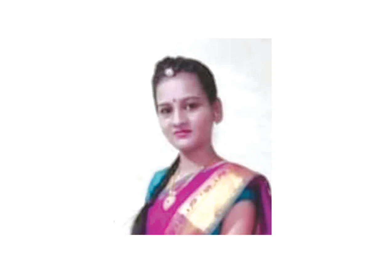 विद्यार्थिनी पल्लवी महाजन