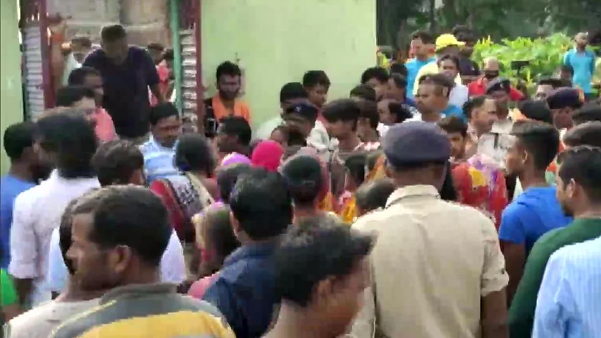 धक्कादायक! १२वीत शिकणाऱ्या तरुणीला जिवंत जाळले, उपचारादरम्यान तरुणीचा मृत्यू