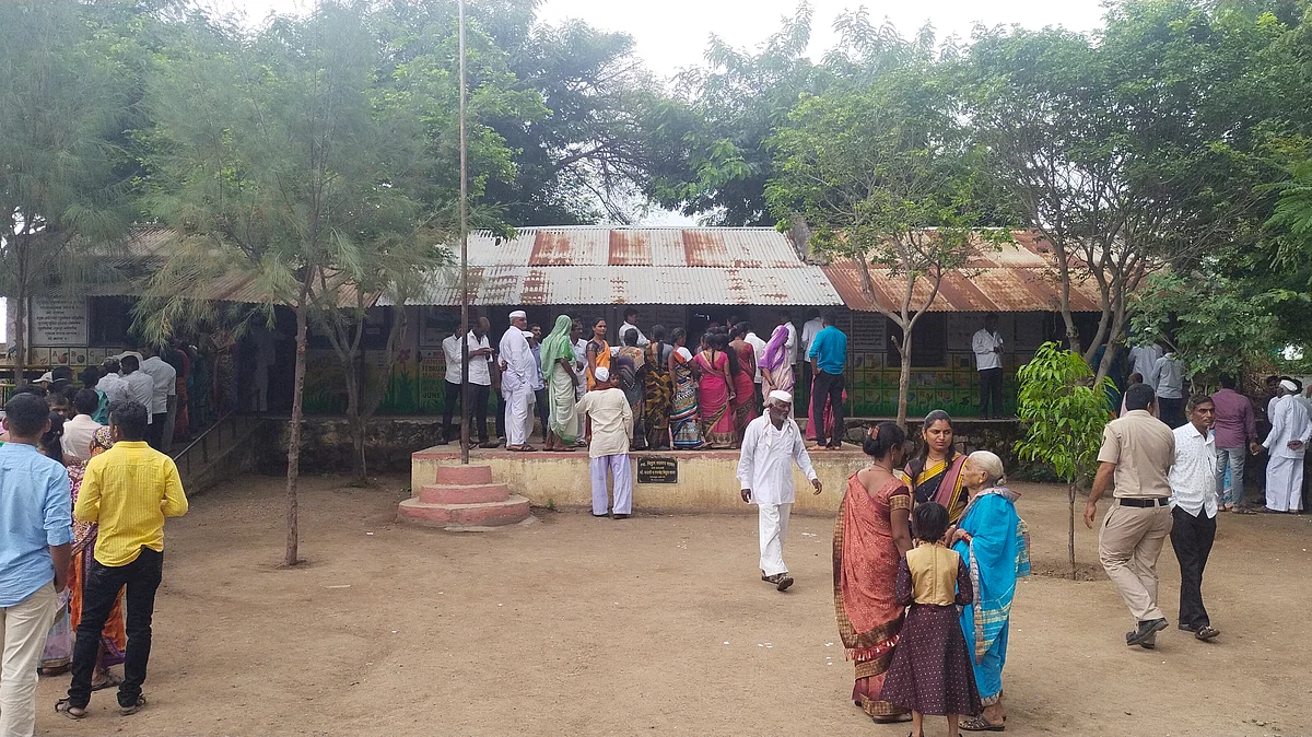 बिरेवाडी, मांडवे बुद्रुक ग्रामपंचायत निवडणुकीसाठी शांततेत मतदान
