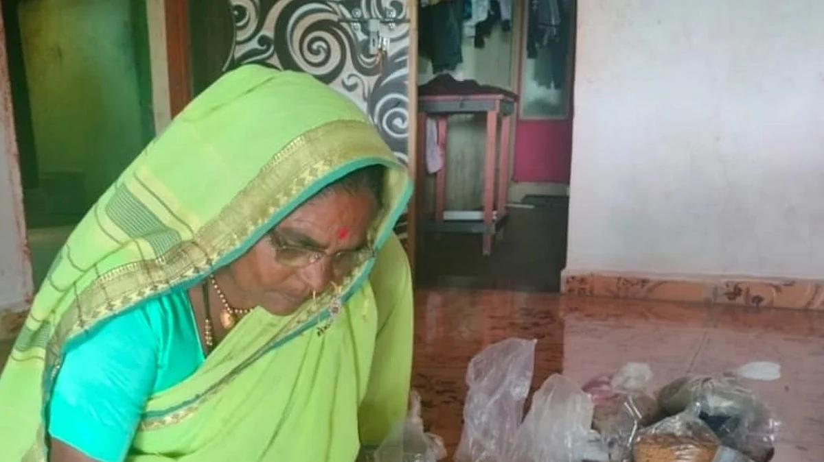 पद्मश्री राहीबाई पोपेरेंनी साकारला अस्सल गावरान बियांचा गणपती